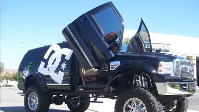 2000-2005 Ford Excursion Bolt-on Vertical Lambo Door Conversion Kit - VDCFEXC0005