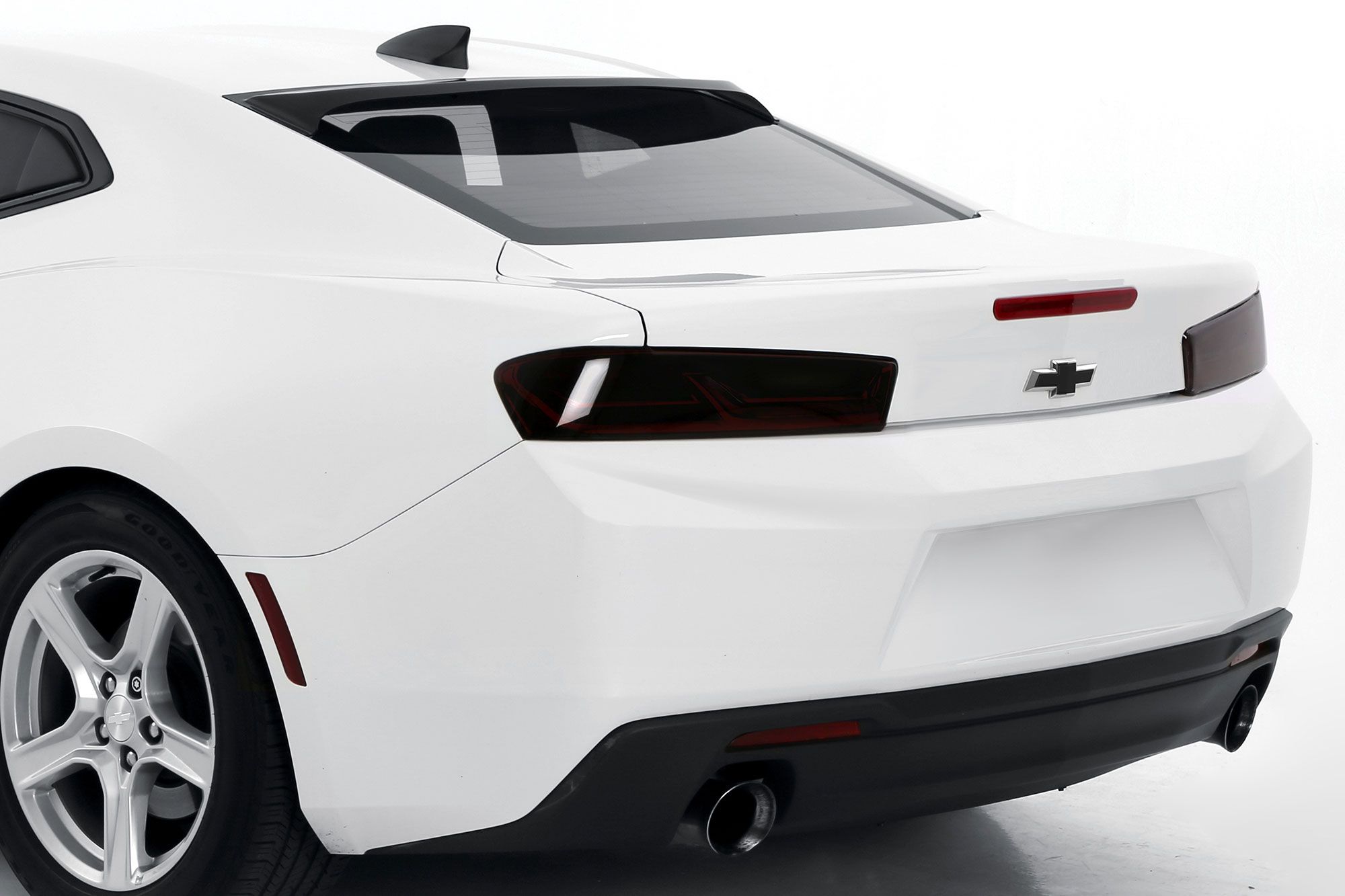 2016-2018-chevrolet-camaro-tail-light-covers-2pc-smoke-gt4995s